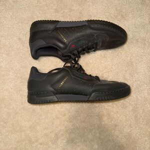 Black Adidas Yeezy Calabasas - Men’s 8